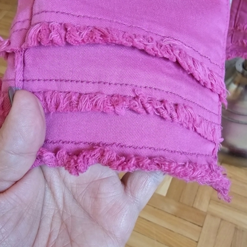 CHARLIE B Pink Ankle Jeans with Frayed Hem - Picture 4 of 5